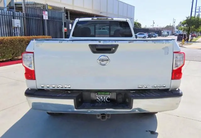 2017 NISSAN TITAN SV  