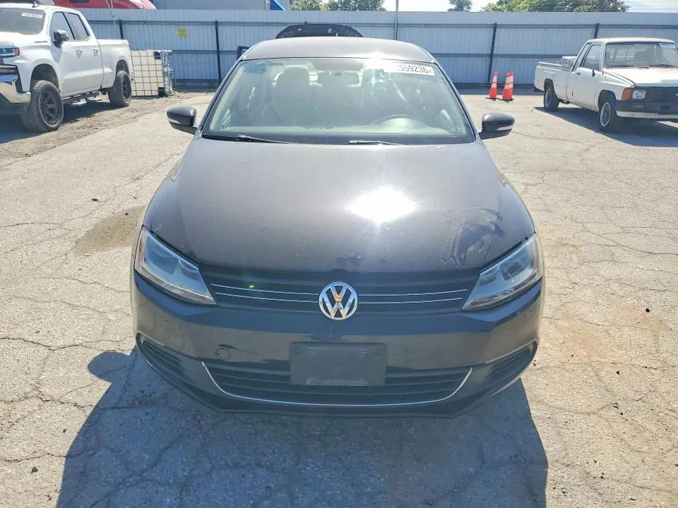 2014 VOLKSWAGEN JETTA SE  