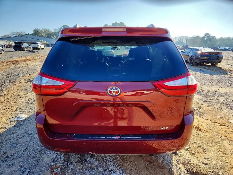 2015 TOYOTA SIENNA XLE  