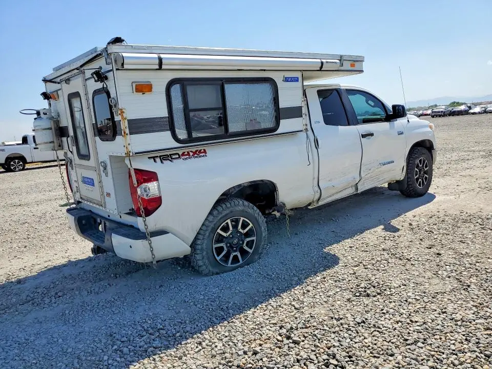 2017 TOYOTA TUNDRA SR5  