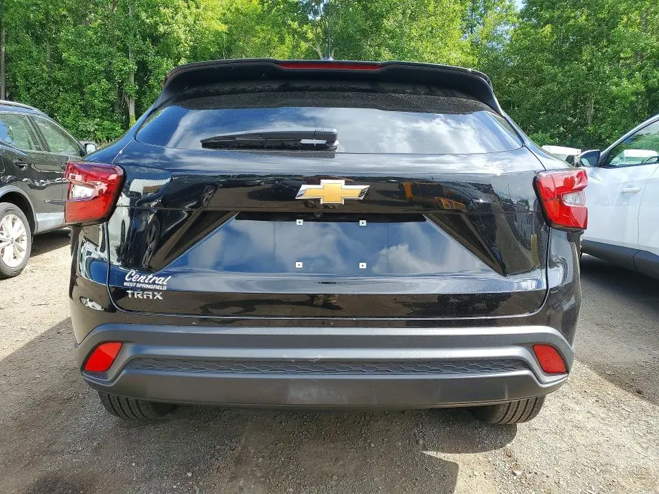2025 CHEVROLET TRAX LS  