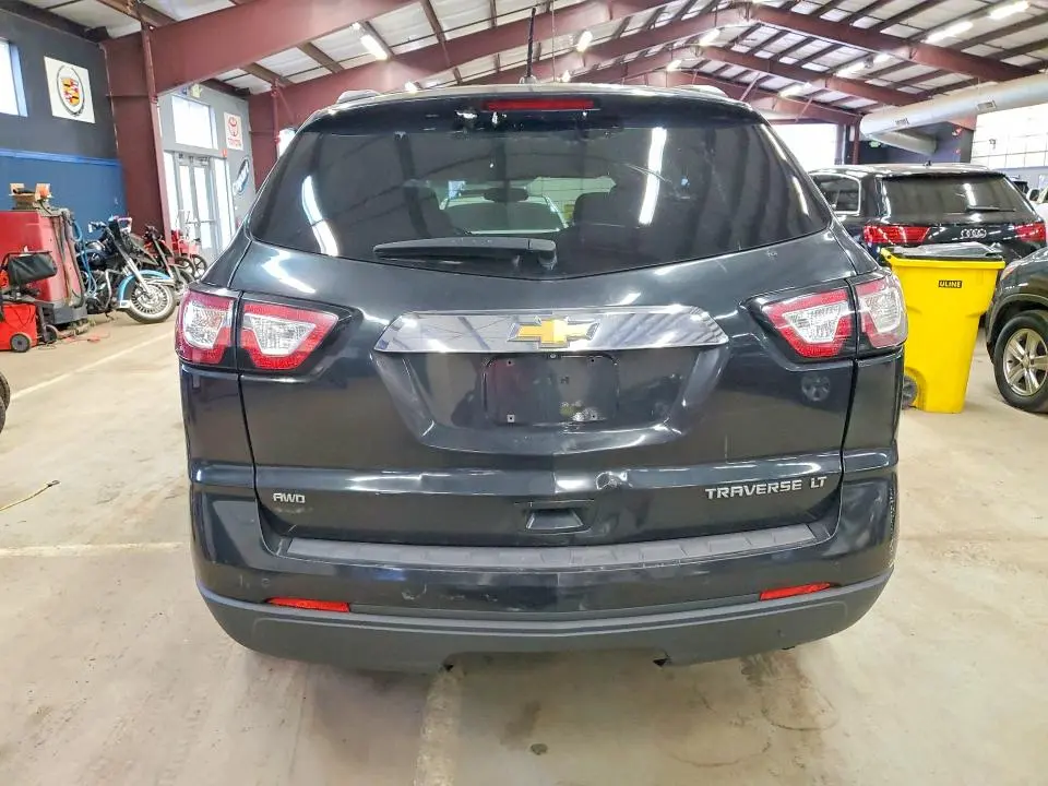 2014 CHEVROLET TRAVERSE LT  