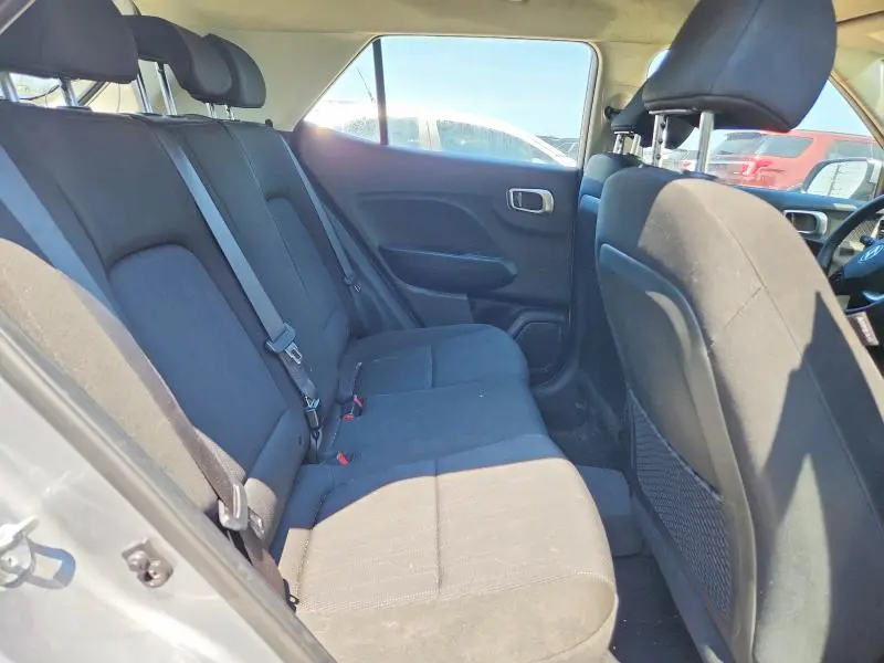 2025 HYUNDAI VENUE SE  