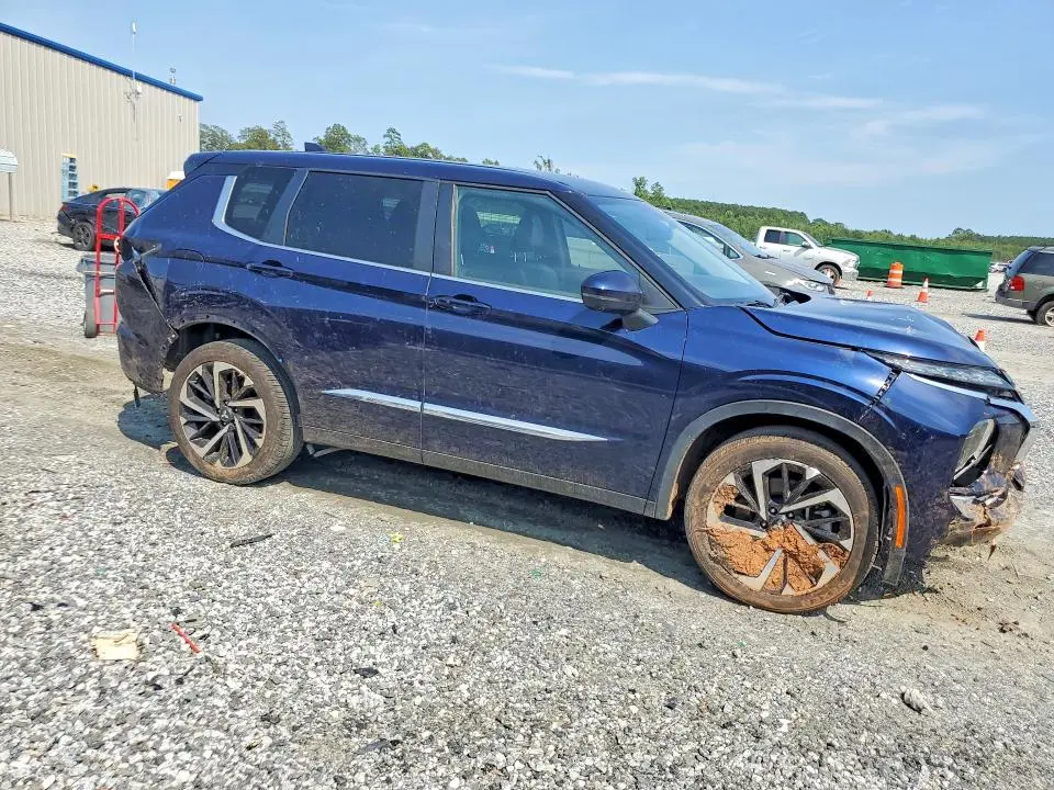 2022 MITSUBISHI OUTLANDER SE  