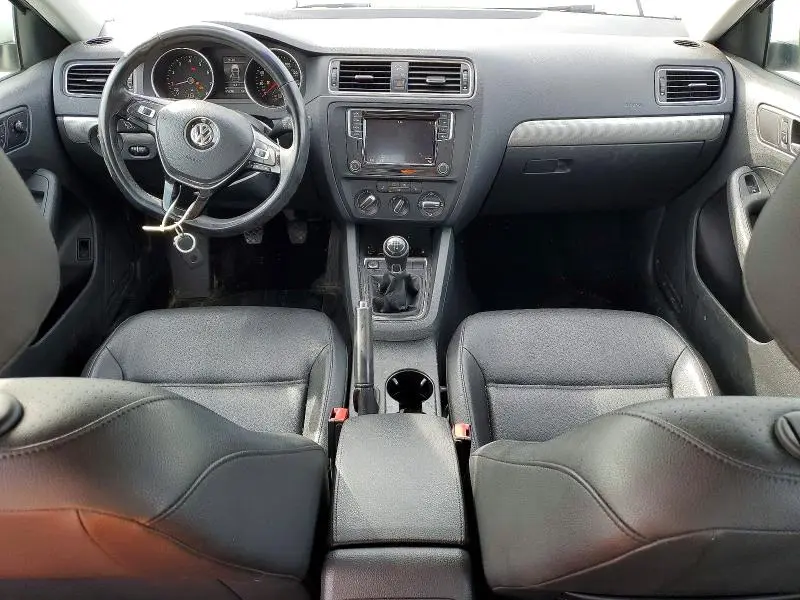 2018 VOLKSWAGEN JETTA SE  