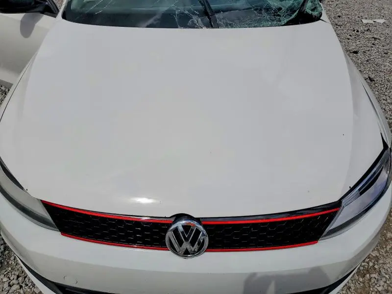 2012 VOLKSWAGEN JETTA   