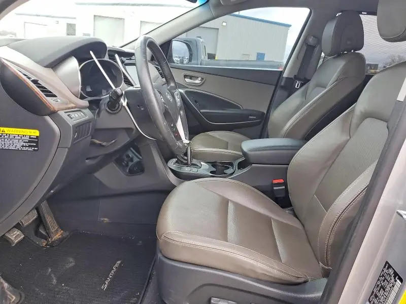 2017 HYUNDAI SANTA FE SE  