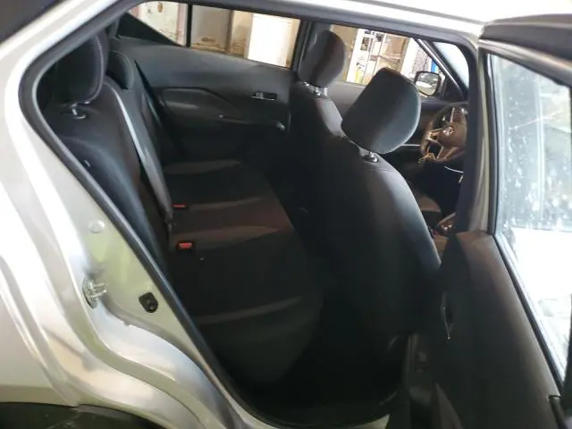 2019 NISSAN KICKS S  