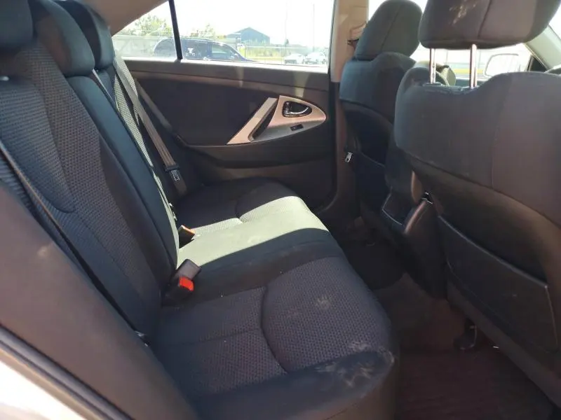 2011 TOYOTA CAMRY SE  