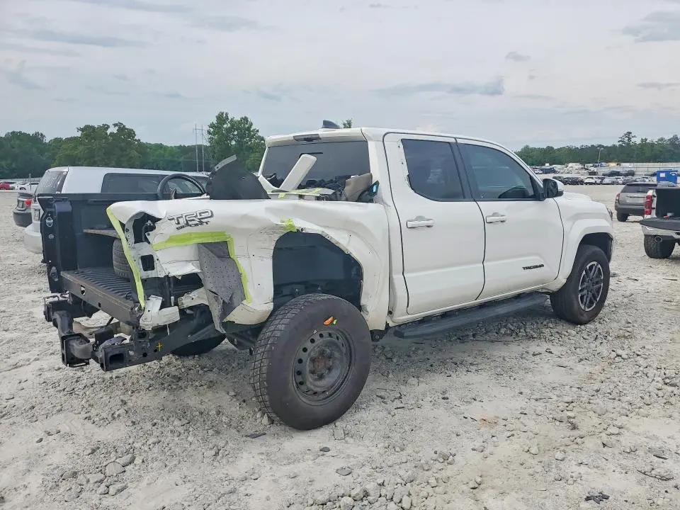 2024 TOYOTA TACOMA TRD SPORT  