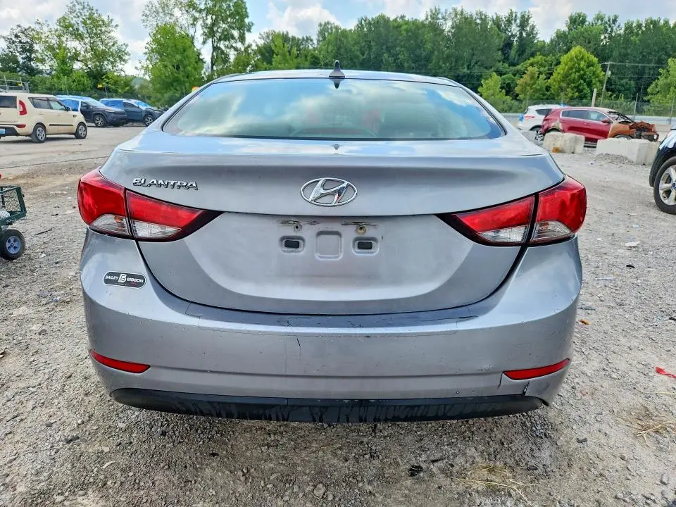 2015 HYUNDAI ELANTRA SE  