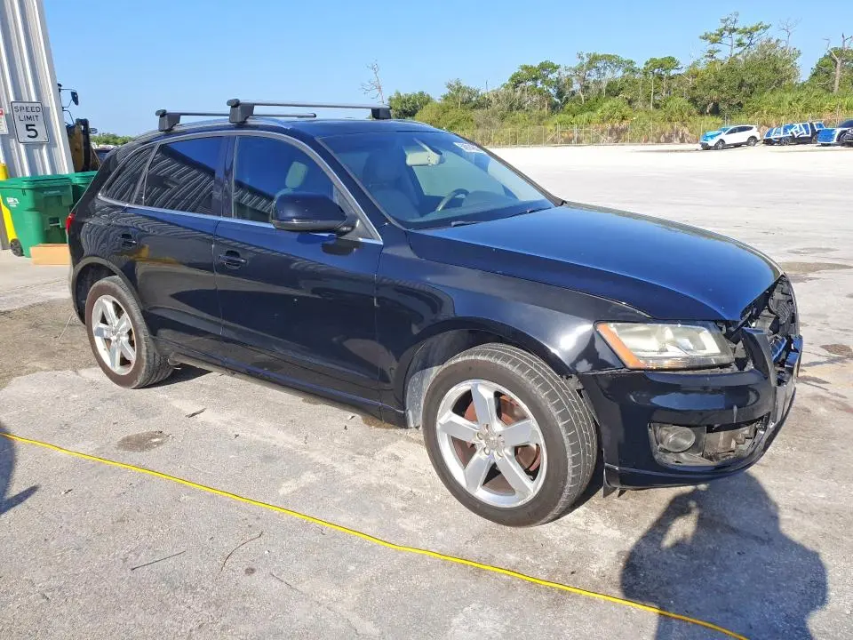 2010 AUDI Q5 PREMIUM  