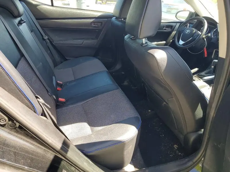 2017 TOYOTA COROLLA SE  