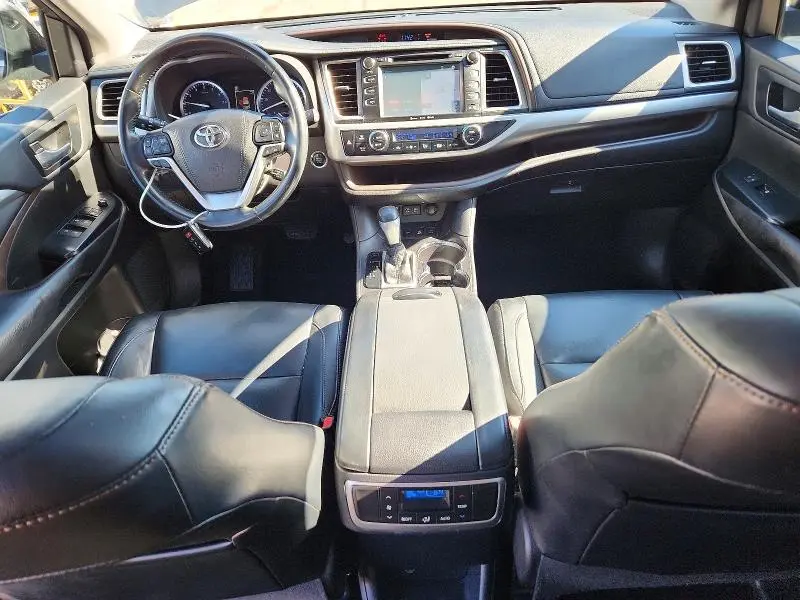 2018 TOYOTA HIGHLANDER XLE  