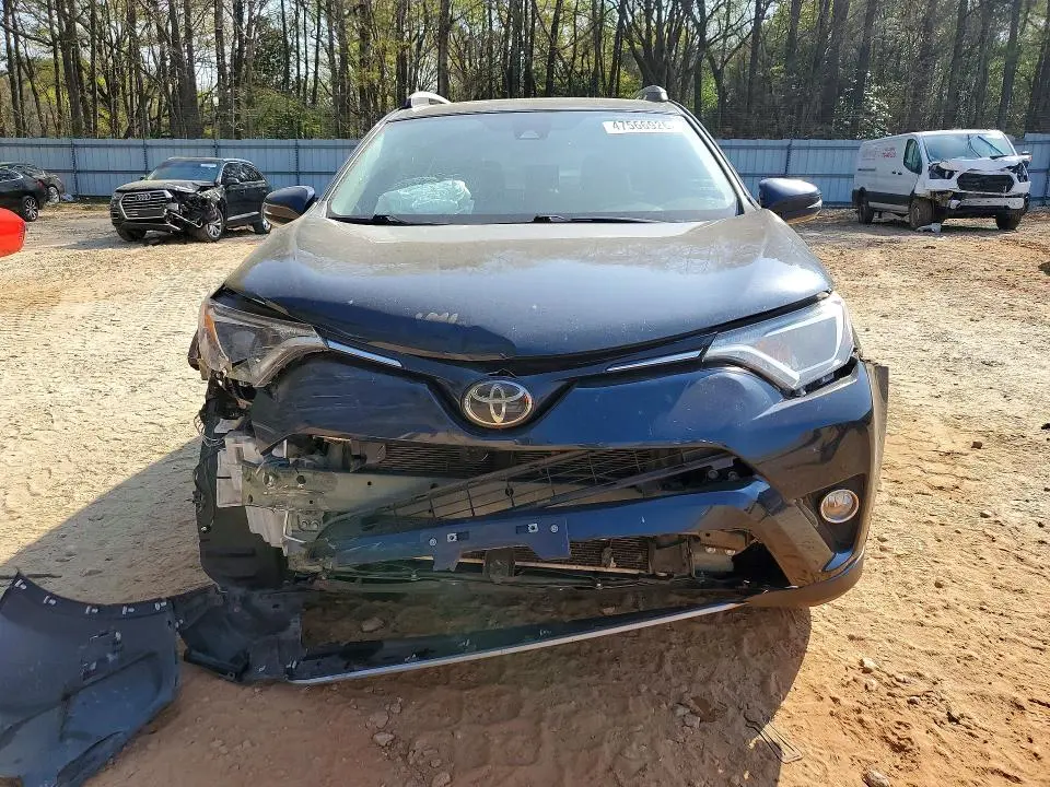 2018 TOYOTA RAV4 XLE  
