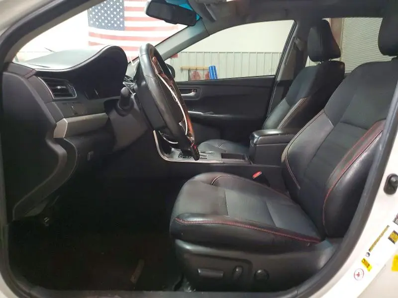 2016 TOYOTA CAMRY SE  