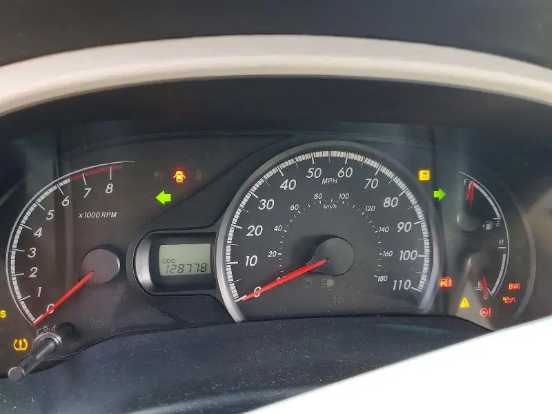2011 TOYOTA SIENNA LE  