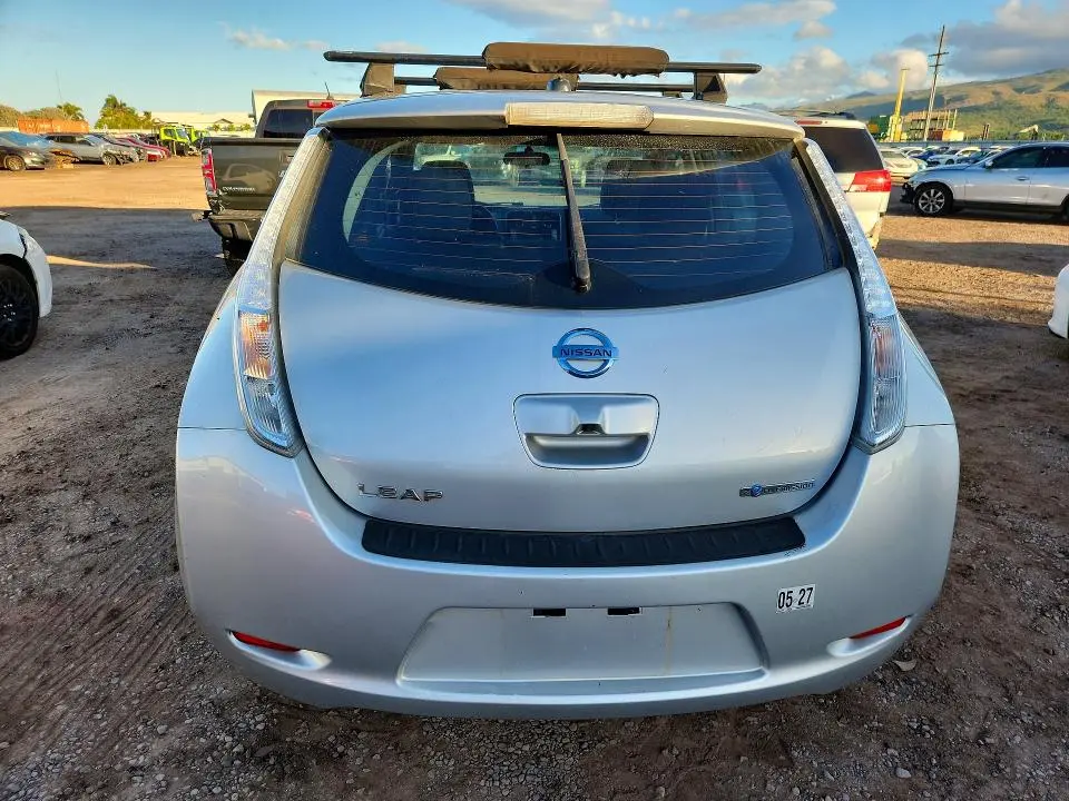 2017 NISSAN LEAF SV  