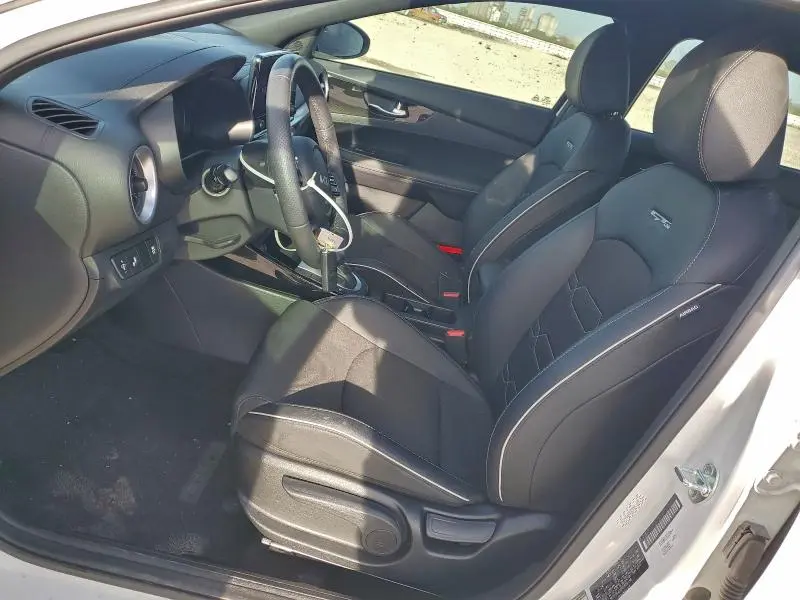 2024 KIA FORTE GT LINE  