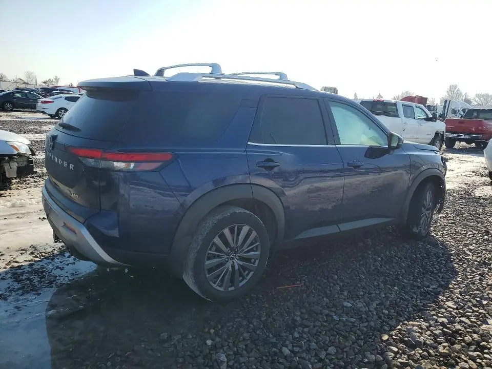 2023 NISSAN PATHFINDER SL  