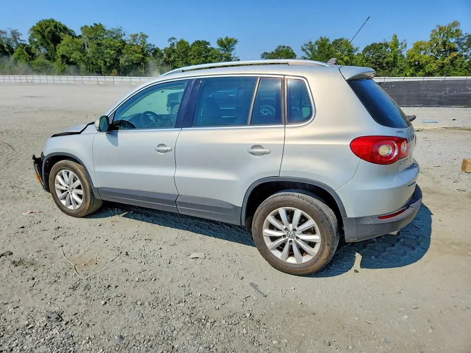 2011 VOLKSWAGEN TIGUAN S  