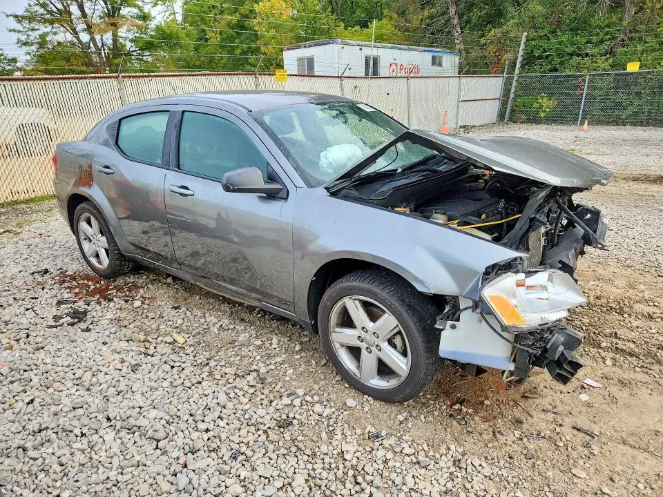 2013 DODGE AVENGER SE  