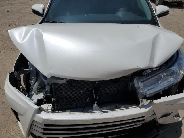 2018 TOYOTA HIGHLANDER SE  