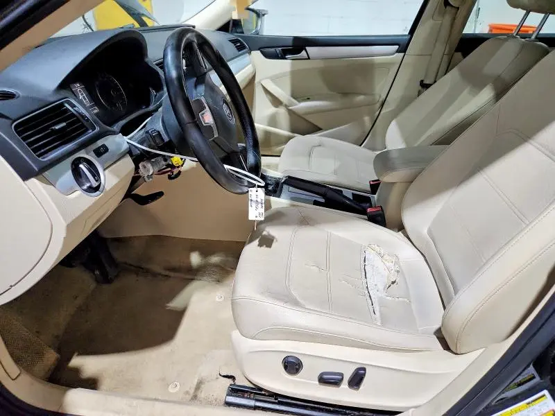 2012 VOLKSWAGEN PASSAT SE  