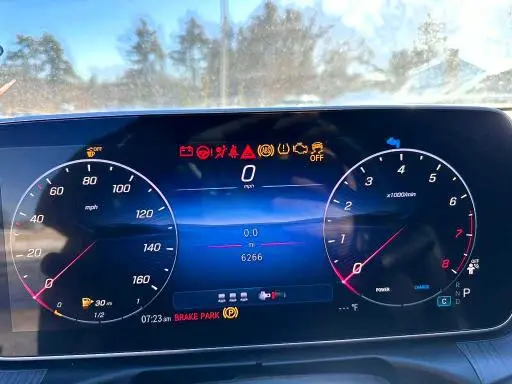 2025 MERCEDES-BENZ C 300  