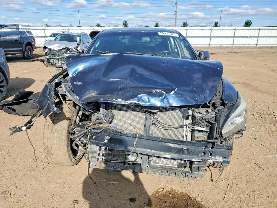 2015 INFINITI Q70 3.7  