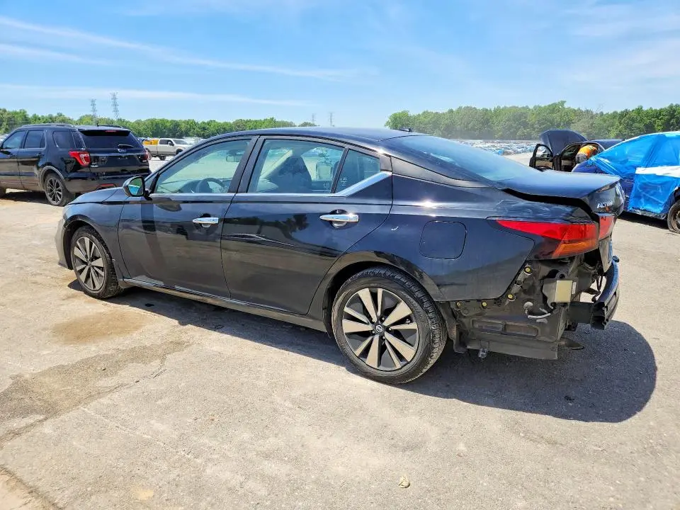 2022 NISSAN ALTIMA SV  
