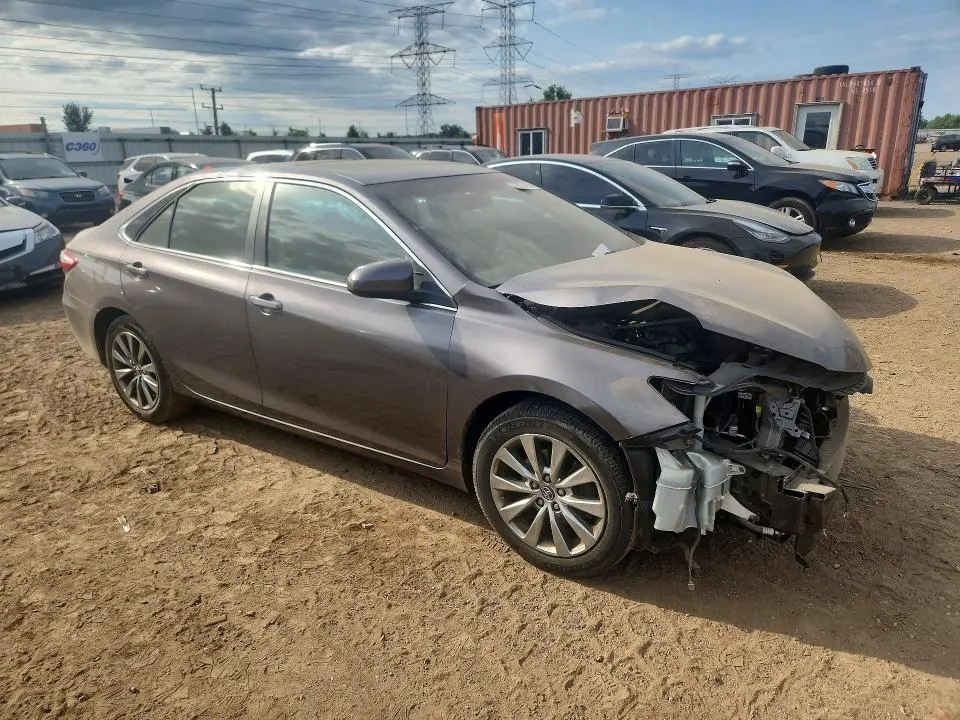 2015 TOYOTA CAMRY XLE  