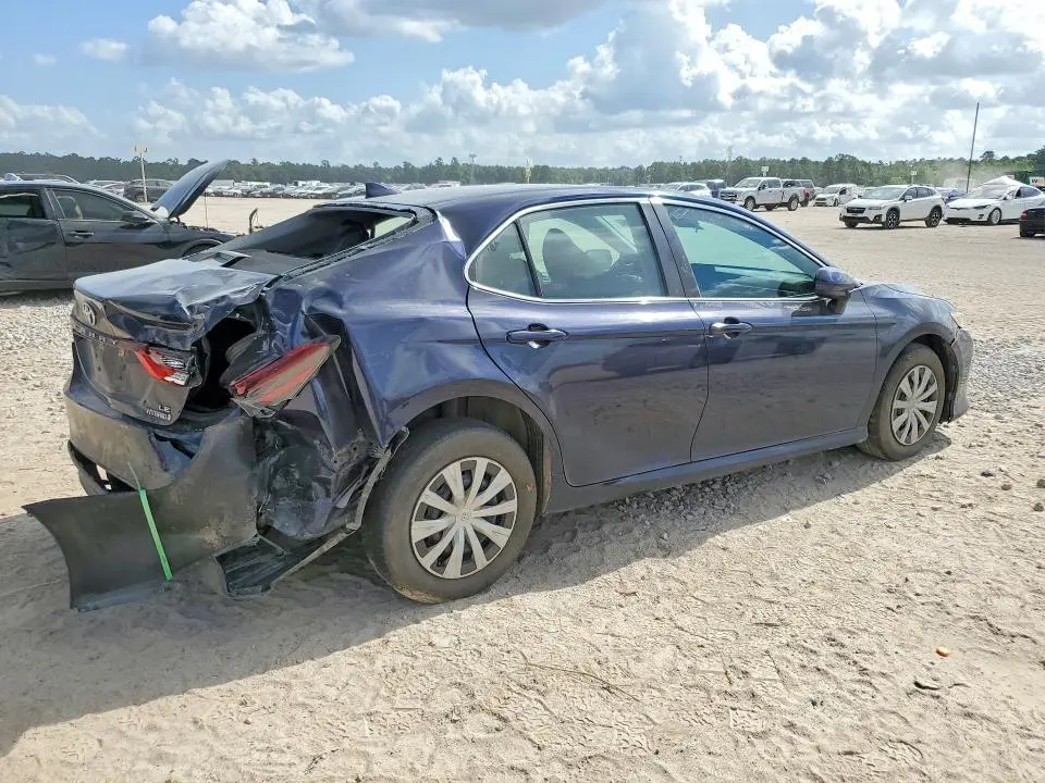 2022 TOYOTA CAMRY LE  