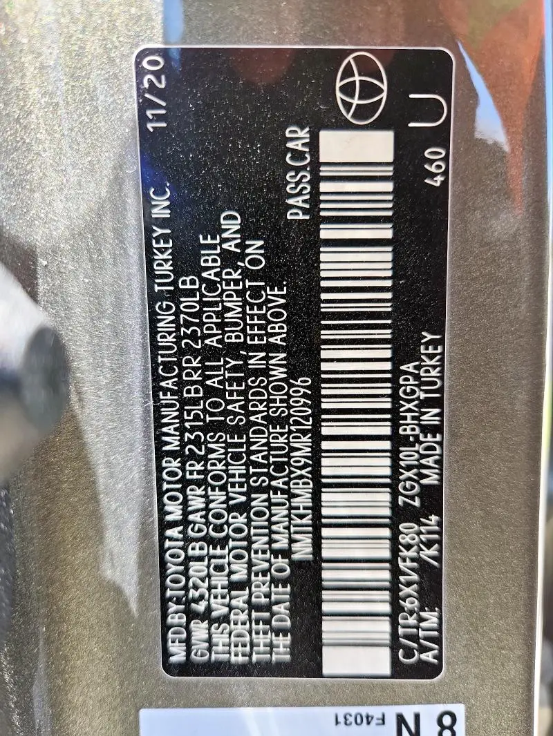 2021 TOYOTA C-HR XLE  