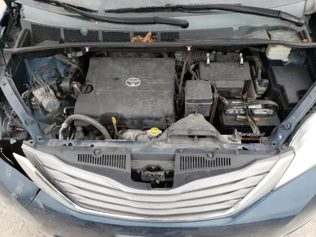 2012 TOYOTA SIENNA XLE  