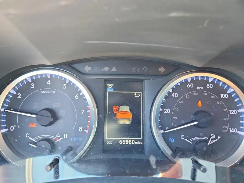 2019 TOYOTA HIGHLANDER LE  