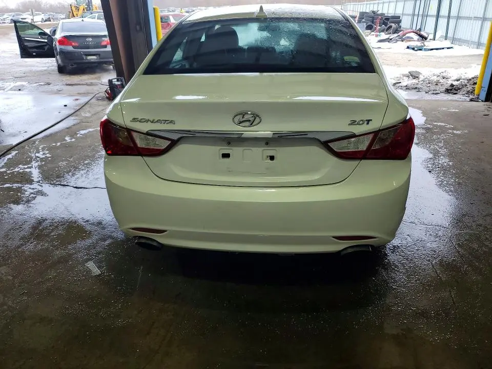 2011 HYUNDAI SONATA SE  