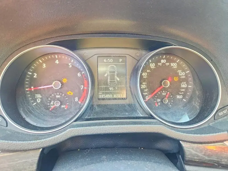 2016 VOLKSWAGEN PASSAT SE  