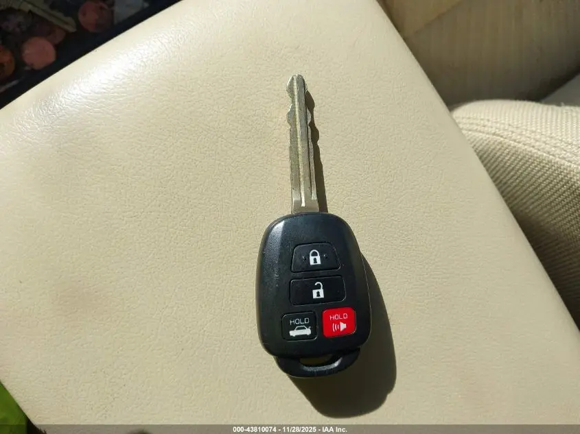 2017 TOYOTA CAMRY LE