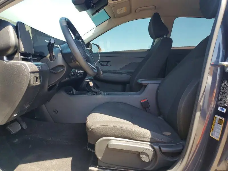 2024 HYUNDAI KONA SE  