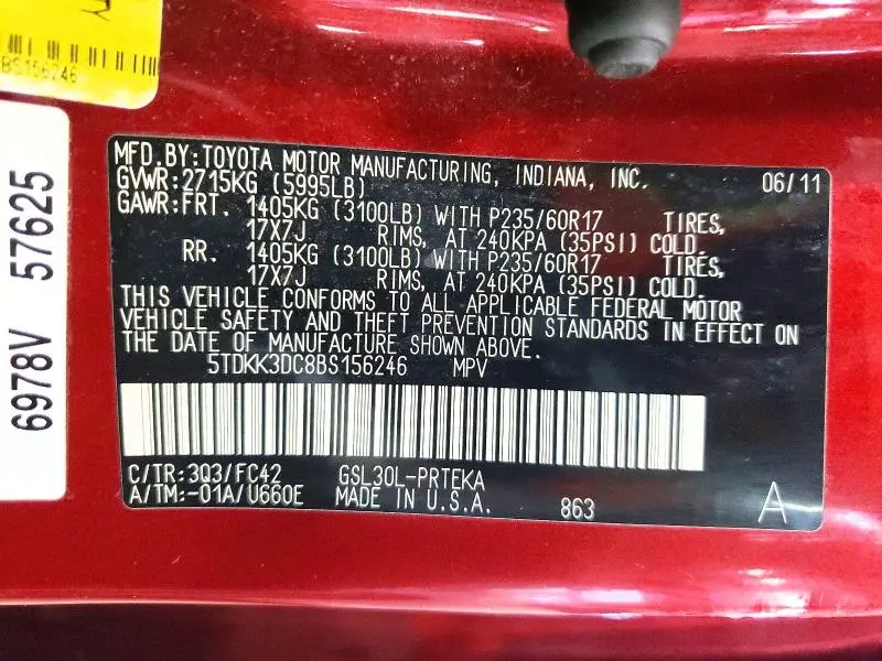 2011 TOYOTA SIENNA LE  