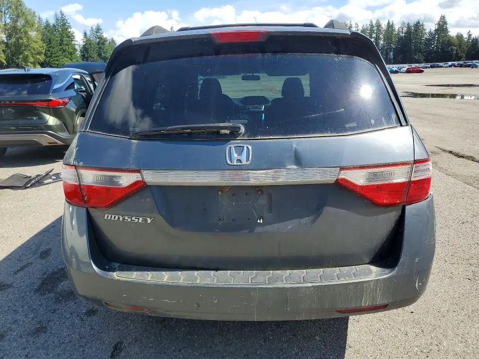 2011 HONDA ODYSSEY LX  