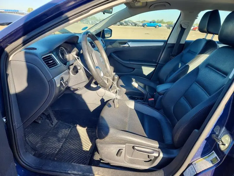 2013 VOLKSWAGEN JETTA SE  