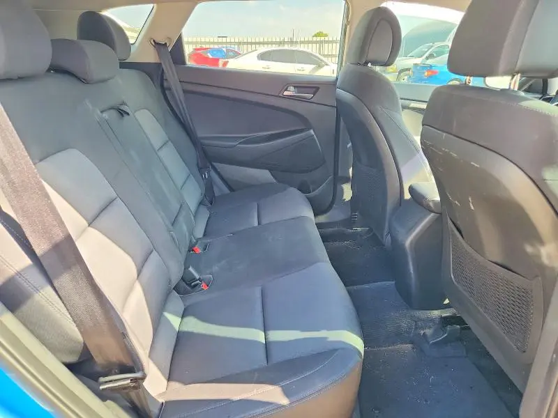 2017 HYUNDAI TUCSON SE  