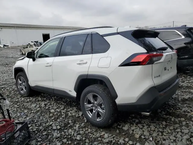 2025 TOYOTA RAV4 XLE  