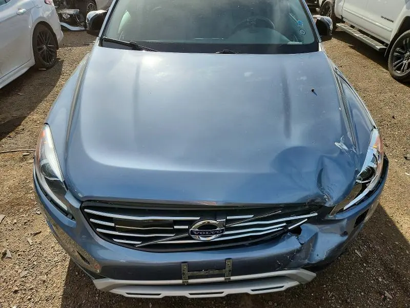 2017 VOLVO XC60 T6 DYNAMIC  