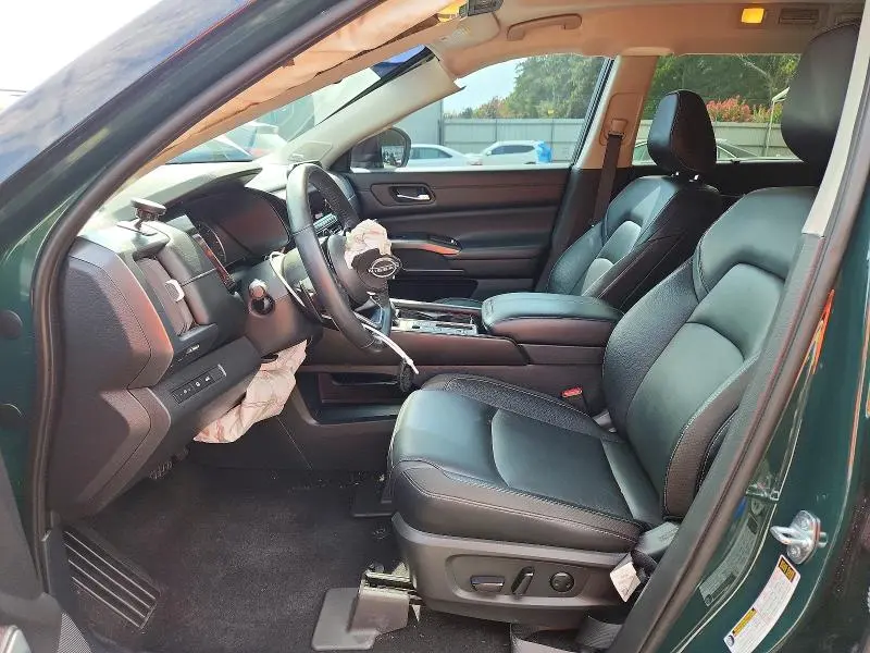 2022 NISSAN PATHFINDER SL  