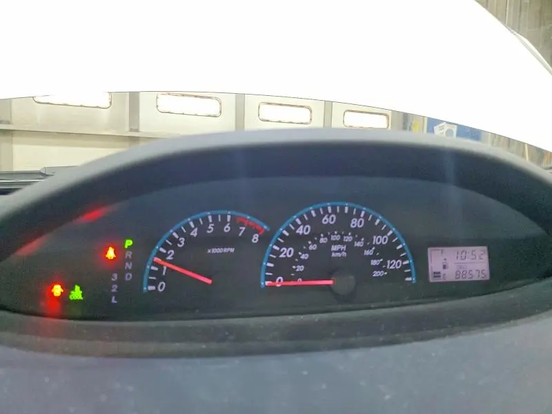 2010 TOYOTA YARIS BASE  