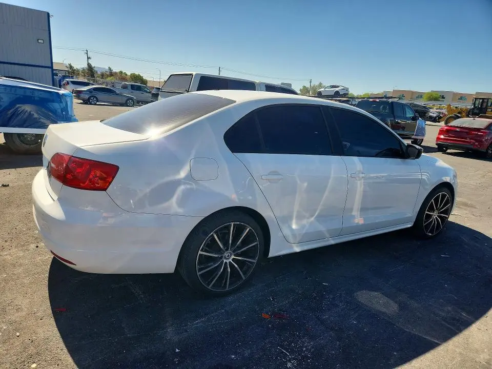 2014 VOLKSWAGEN JETTA BASE  
