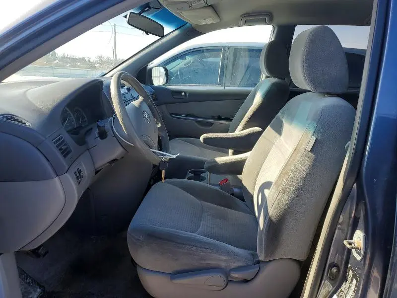 2010 TOYOTA SIENNA CE  